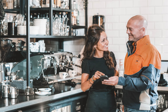 PostNL pakketten versturen - bezorger handtekening voor ontvangst